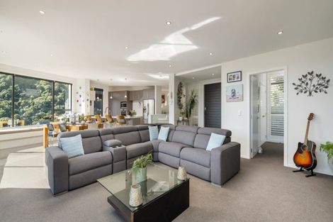 Photo of property in 27 Amelia Crescent, Waikawa, Picton, 7220