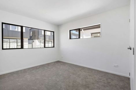 Photo of property in 6d Buisson Glade, West Harbour, Auckland, 0618