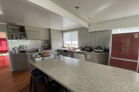 Photo of property in 23 Tobruk Crescent, Milford, Auckland, 0620