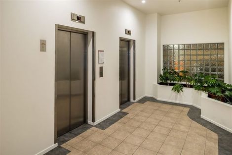 Photo of property in Stadium Garden Flats, 413/107 Thorndon Quay, Pipitea, Wellington, 6011