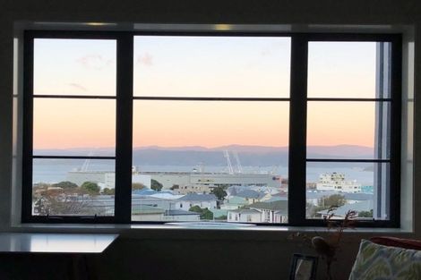 Photo of property in Westhaven Apartments, 15/127 Molesworth Street, Thorndon, Wellington, 6011