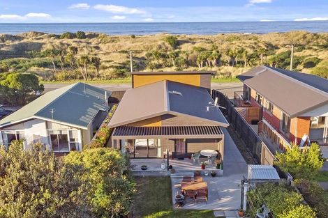 Photo of property in 517 Marine Parade, South New Brighton, Christchurch, 8062