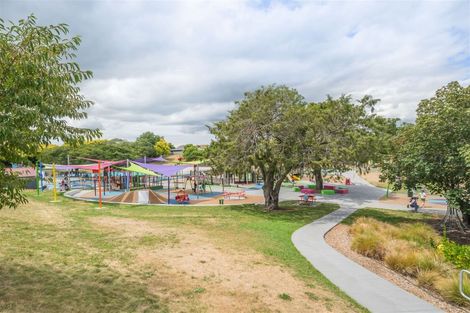 Photo of property in 5 Waimarama Court, Roslyn, Palmerston North, 4414