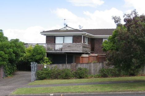Photo of property in 15 Marina View Drive, West Harbour, Auckland, 0618