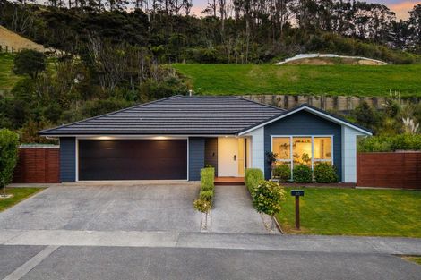 Photo of property in 35 Banks Boulevard, Whitby, Porirua, 5024