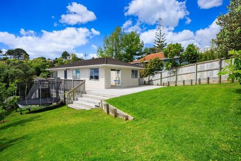 Photo of property in 17 Malters Place, Browns Bay, Auckland, 0630