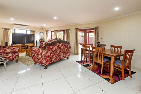 Photo of property in 73 Rathmar Drive, Manurewa, Auckland, 2105