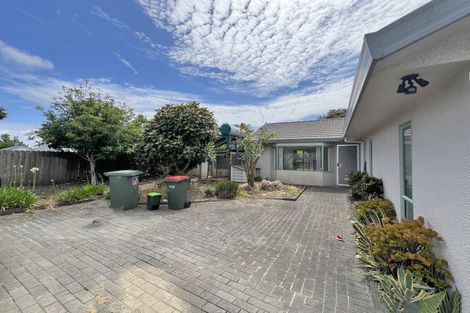 Photo of property in 6 Waylen Place, Burswood, Auckland, 2013