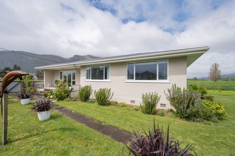 Photo of property in 138 Waller Street, Murchison, 7007