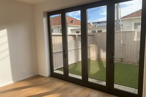 Photo of property in 11 Hadlow Terrace, Grey Lynn, Auckland, 1021