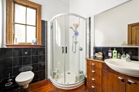 Photo of property in 15 Caroline Street, Mount Victoria, Wellington, 6011