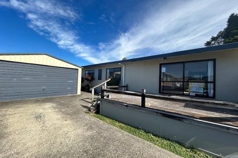 Photo of property in 14 Barrow Place, Te Puke, 3119