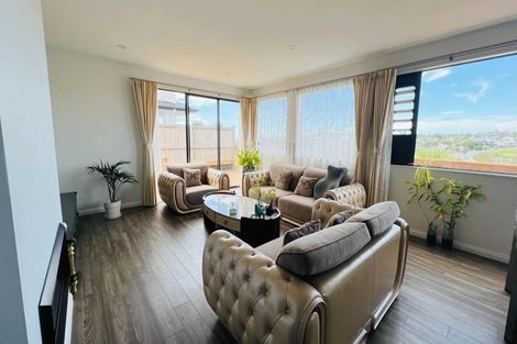 Photo of property in 12 Shelby Place, Long Bay, Auckland, 0630