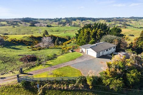 Photo of property in 233 Whitehills Road, Waitoki, Silverdale, 0994