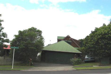 Photo of property in 19 Unsworth Drive, Unsworth Heights, Auckland, 0632