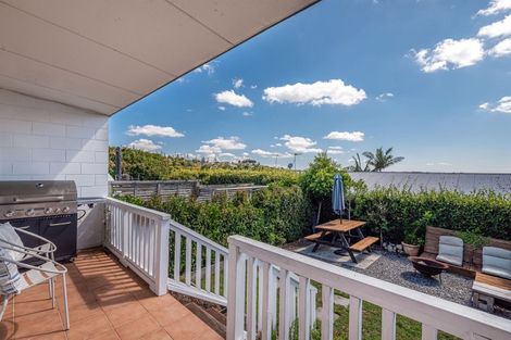 Photo of property in 2/289 Glenfield Road, Glenfield, Auckland, 0629