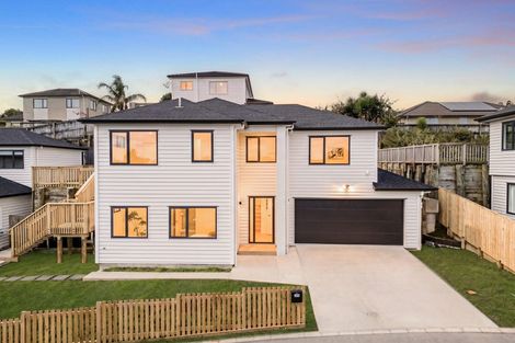 Photo of property in 20 Mara Way, Sunnyvale, Auckland, 0612