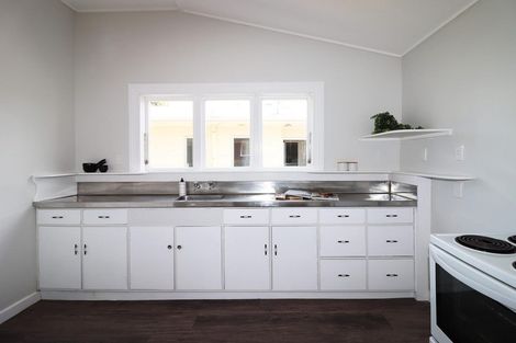 Photo of property in 276 High Street South, Carterton, 5713