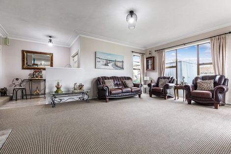 Photo of property in 106 Everglade Drive, Totara Heights, Auckland, 2105