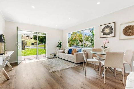 Photo of property in 127 Brian Crescent, Stanmore Bay, Whangaparaoa, 0932