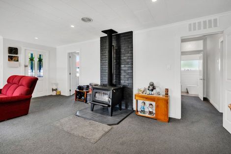 Photo of property in 30 Kahikatea Street, Inglewood, 4330