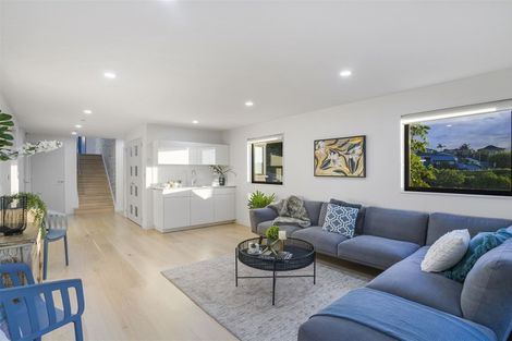 Photo of property in 102b Mellons Bay Road, Mellons Bay, Auckland, 2014