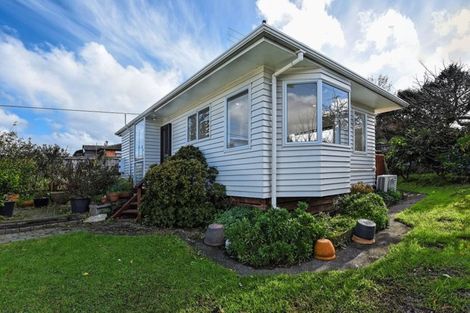 Photo of property in 18 Roberts Road, Te Atatu South, Auckland, 0610
