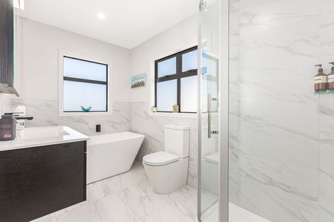 Photo of property in 41b Queen Charlotte Drive, Aotea, Porirua, 5024