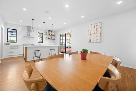 Photo of property in 2 Gemscott Crescent, Huapai, Kumeu, 0810