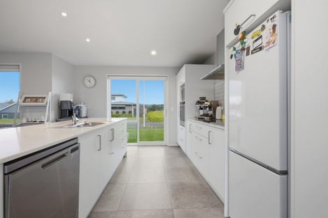 Photo of property in 96 Penetaka Heights, Pyes Pa, Tauranga, 3112