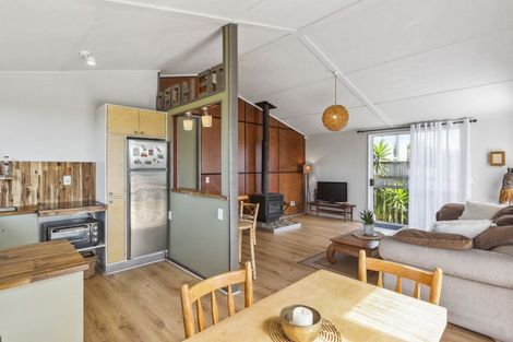 Photo of property in 42 Rodney Avenue, Te Horo Beach, Otaki, 5581