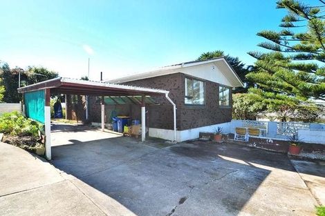 Photo of property in 65 Totaravale Drive, Totara Vale, Auckland, 0629