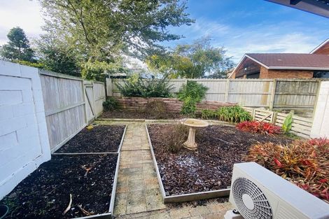 Photo of property in 2/37 Oriana Avenue, Lynfield, Auckland, 1042