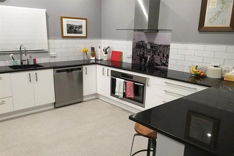 Photo of property in 203 Sutherland Road, Lyall Bay, Wellington, 6022