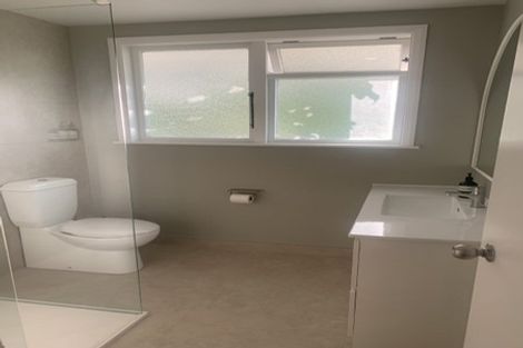 Photo of property in 25 Clairville Crescent, Wai O Taiki Bay, Auckland, 1072