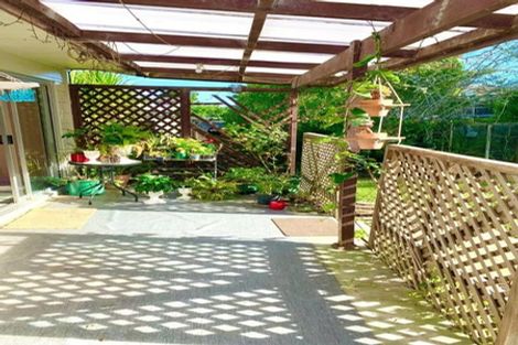 Photo of property in 12 Pankhurst Place, Sunnyvale, Auckland, 0612