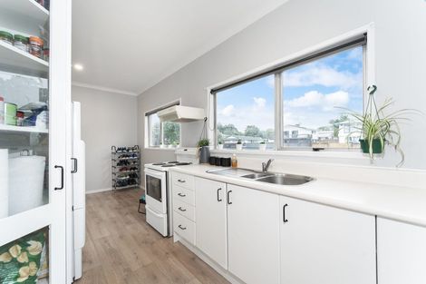 Photo of property in 52 Lawrence Crescent, Hillpark, Auckland, 2102