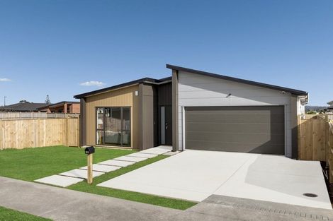 Photo of property in 35 Kaitiaki Drive, Clarks Beach, 2122