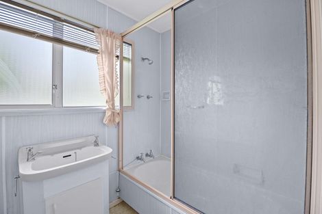 Photo of property in 42 De Luen Avenue, Tindalls Beach, Whangaparaoa, 0930