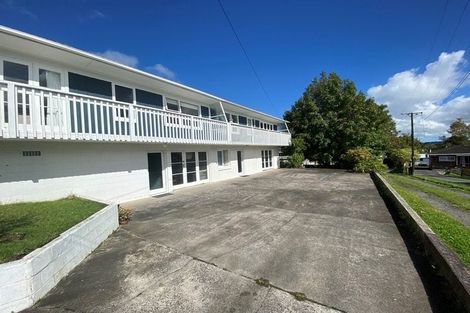 Photo of property in 2/90 Te Atatu Road, Te Atatu South, Auckland, 0610