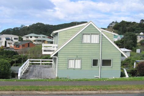 Photo of property in 211 Russell Bruce Place, Onemana, Whangamata, 3691