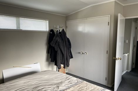 Photo of property in 1/4 Avalon Place, Glenfield, Auckland, 0629