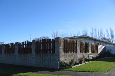 Photo of property in 6a Purdie Place, Milson, Palmerston North, 4414