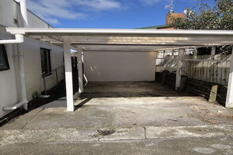 Photo of property in 1/191 Glenfield Road, Hillcrest, Auckland, 0627