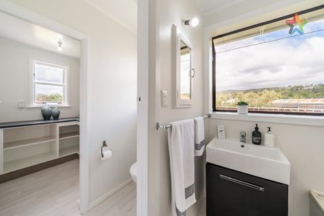 Photo of property in 20 Charles Street, Clouston Park, Upper Hutt, 5018