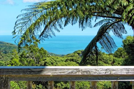 Photo of property in 6 La Trobe Track, Karekare, Auckland, 0772