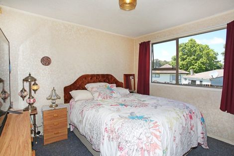 Photo of property in 2/7 Mon Desir Place, Manurewa, Auckland, 2102