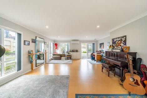 Photo of property in 21 Flotilla Place, Whitby, Porirua, 5024