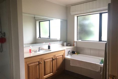 Photo of property in 7 Carriage Close, Northpark, Auckland, 2013