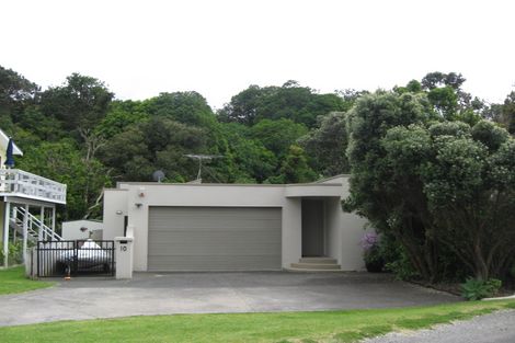 Photo of property in 10 Moreton Drive, Manly, Whangaparaoa, 0930